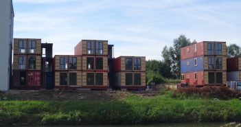 15 appartements construits à l'aide de containers fleuriront bientôt à Pont-à-Celles