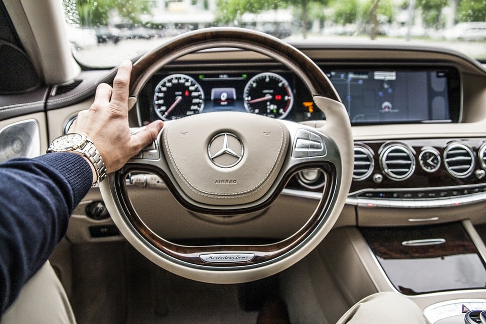 Voiture astuces pour un tableau de bord propre et brillant
