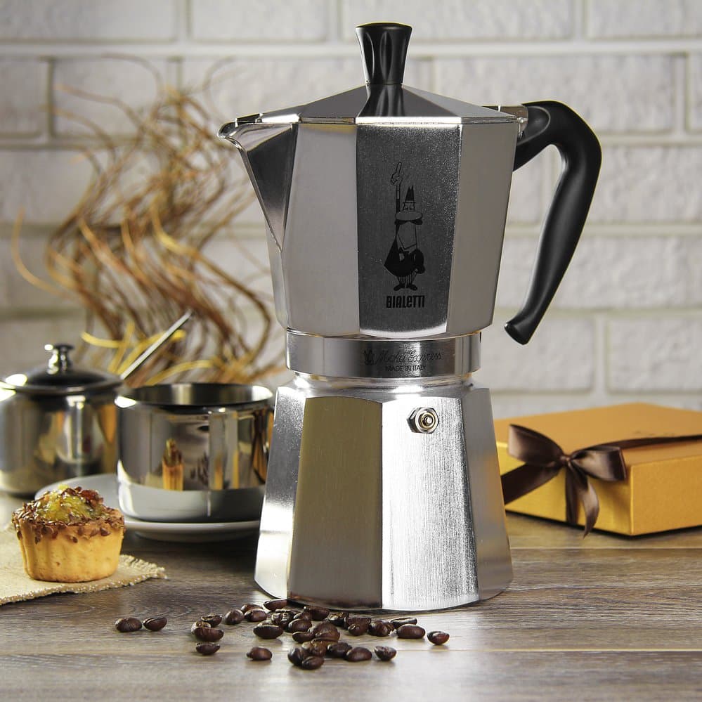 a la cafetière bien rangée 9 lettres