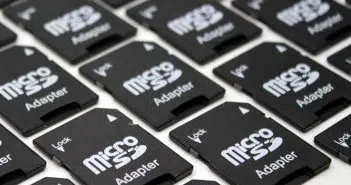 Une collection de cartes mémoires MicroSD