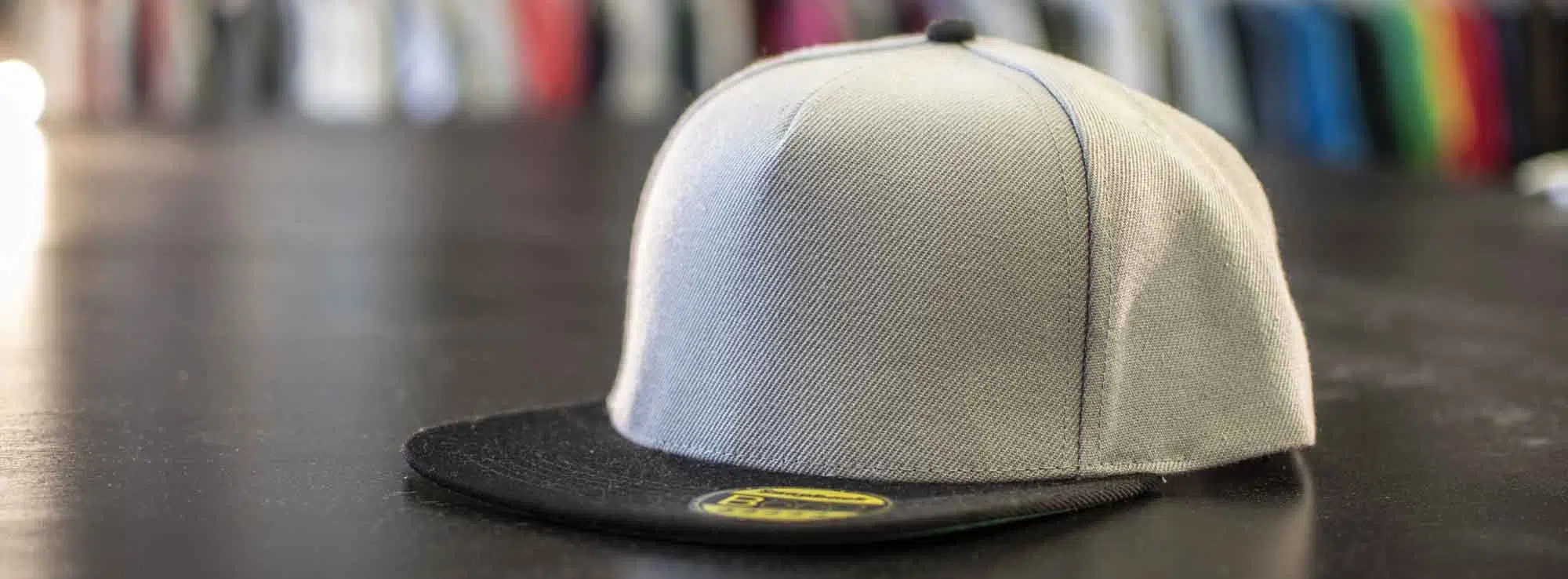 Une casquette strapback