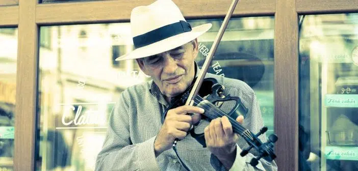 joueur de violon électrique