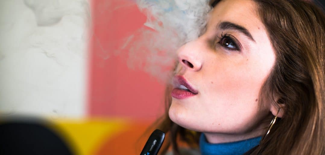 Comment ne pas sentir la cigarette des cheveux ?