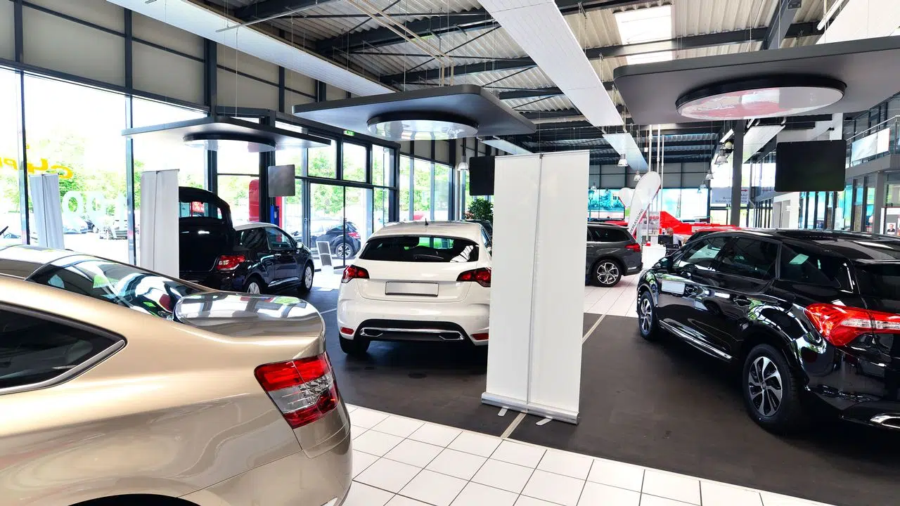 concessionnaire automobile