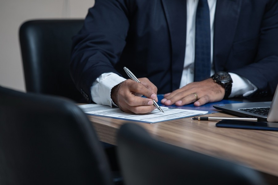 un avocat en droit civil